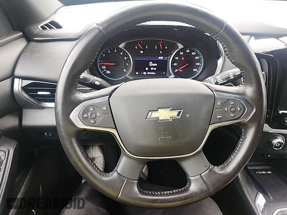 ✅ 2022 Chevrolet Traverse LT • VIN: 1GNERHKW6NJ133009 • Lot: 42634836. Wystawiony na IAAI z przebiegiem 90 143 mil. Bezpłatny archiwum sprzedaży aukcyjnych z USA i szczegółowy raport historii pojazdu na DreamBid. Zdjęcie 1.