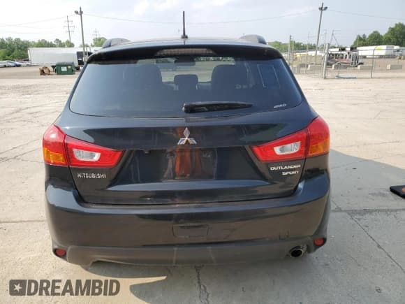 ✅ 2016 Mitsubishi Outlander SEL • VIN: JA4AR4AW0GZ033729 • Лот: 59949725. Опубликован ранее на Copart с пробегом 118 212 миль. Бесплатный доступ к архиву аукционных продаж из США и подробный отчёт об истории автомобиля на DreamBid. Изображение 6.