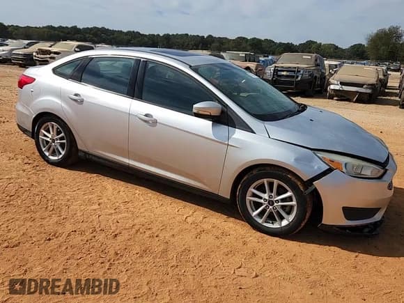 ✅ 2015 Ford Focus SE • VIN: 1FADP3F25FL329233 • Lot: 87238715. Wystawiony na Copart z przebiegiem 151 902 mil. Bezpłatny archiwum sprzedaży aukcyjnych z USA i szczegółowy raport historii pojazdu na DreamBid. Zdjęcie 13.