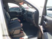 ✅ 2020 Chevrolet Silverado 1500 LT • VIN: 3GCPWCED6LG245735 • Lot: 43181278. Wystawiony na IAAI z przebiegiem 48 093 mil. Bezpłatny archiwum sprzedaży aukcyjnych z USA i szczegółowy raport historii pojazdu na DreamBid. Zdjęcie 5.