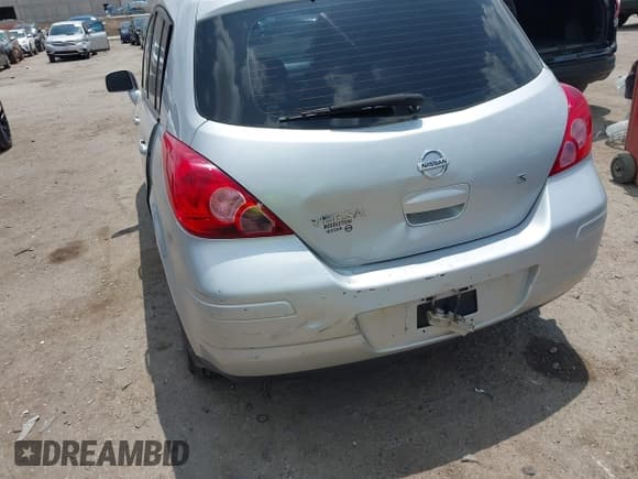 ✅ 2007 Nissan Versa SL • VIN: 3N1BC13E27L426169 • Lot: 42683629. Listed on IAAI with 258,167 mi. Free auction sales archive from the USA and detailed vehicle history report at DreamBid. Image 6.