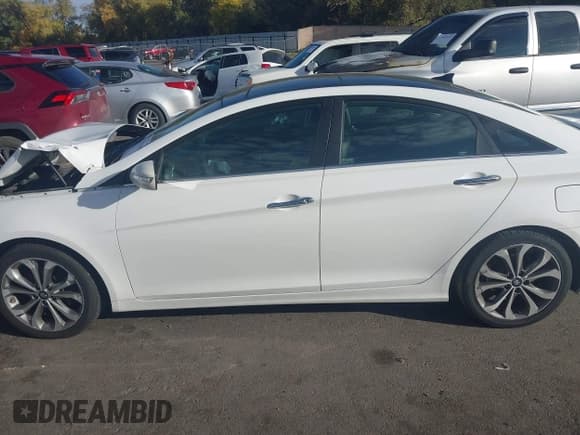 ✅ 2013 Hyundai Sonata SE • VIN: 5NPEC4AB4DH639043 • Лот: 43503646. Опубликован ранее на IAAI с пробегом 63 754 миль. Бесплатный доступ к архиву аукционных продаж из США и подробный отчёт об истории автомобиля на DreamBid. Изображение 14.