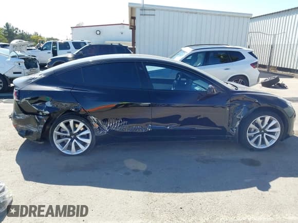 ✅ 2020 Tesla Model 3 Standard Range Plus • VIN: 5YJ3E1EA1LF615748 • Lot: 43481024. Wystawiony na IAAI z przebiegiem 123 021 mil. Bezpłatny archiwum sprzedaży aukcyjnych z USA i szczegółowy raport historii pojazdu na DreamBid. Zdjęcie 12.