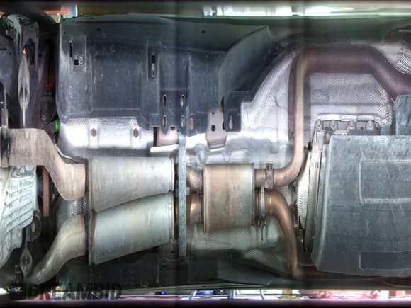 ✅ 2018 Land Rover Range Rover Velar R-Dynamic HSE • VIN: SALYM2RV2JA748576 • Lot: 85352095. Listed on Copart with 81,257 mi. Free auction sales archive from the USA and detailed vehicle history report at DreamBid. Image 14.