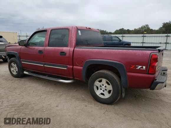 ✅ 2005 Chevrolet Silverado 1500 Z71 • VIN: 2GCEK13T151137889 • Лот: 76465784. Опубликован ранее на Copart с пробегом 303 991 миль. Бесплатный доступ к архиву аукционных продаж из США и подробный отчёт об истории автомобиля на DreamBid. Изображение 2.