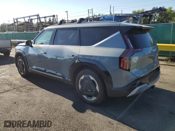 ✅ 2024 Kia EV9 Land • VIN: KNDADFS58R6045251 • Lot: 69321915. Wystawiony na Copart z przebiegiem 8 717 mil. Bezpłatny archiwum sprzedaży aukcyjnych z USA i szczegółowy raport historii pojazdu na DreamBid. Zdjęcie 2.