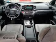 ✅ 2019 Honda Passport EX-L • VIN: 5FNYF8H52KB026118 • Lot: 59548395. Listed on Copart with 81,717 mi. Free auction sales archive from the USA and detailed vehicle history report at DreamBid. Image 8.