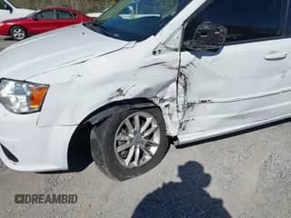 ✅ 2015 Dodge Grand Caravan SXT • VIN: 2C4RDGCG0FR630760 • Lot: 43511532. Listed on IAAI with 218,214 mi. Free auction sales archive from the USA and detailed vehicle history report at DreamBid. Image 6.