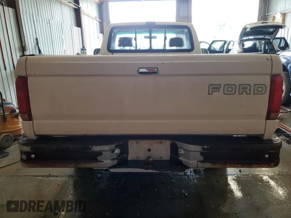 ✅ 1993 Ford F-150 • VIN: 1FTEF15Y9PNA80078 • Lot: 62963105. Listed on Copart with 87,674 mi. Free auction sales archive from the USA and detailed vehicle history report at DreamBid. Image 6.