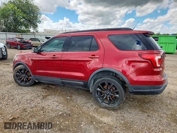 ✅ 2018 Ford Explorer XLT • VIN: 1FM5K7D83JGC40866 • Lot: 81315055. Listed on Copart with 125,111 mi. Free auction sales archive from the USA and detailed vehicle history report at DreamBid. Image 2.