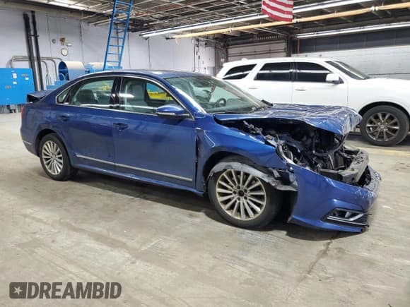 ✅ 2016 Volkswagen Passat SE • VIN: 1VWBT7A37GC017997 • Лот: 55146215. Опубликован ранее на Copart с пробегом Не указан. Бесплатный доступ к архиву аукционных продаж из США и подробный отчёт об истории автомобиля на DreamBid. Изображение 4.