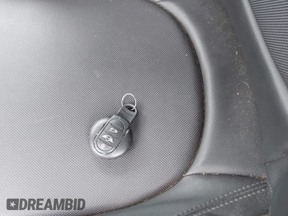 ✅ 2017 MINI Convertible Cooper S • VIN: WMWWG9C39H3D22503 • Лот: 42269882. Опубликован ранее на IAAI с пробегом 20 755 миль. Бесплатный доступ к архиву аукционных продаж из США и подробный отчёт об истории автомобиля на DreamBid. Изображение 11.