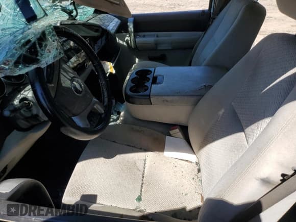 ✅ 2007 Chevrolet Silverado 2500HD 2LT • VIN: 1GCHK23K97F567398 • Lot: 58485604. Wystawiony na Copart z przebiegiem Nie podano. Bezpłatny archiwum sprzedaży aukcyjnych z USA i szczegółowy raport historii pojazdu na DreamBid. Zdjęcie 7.