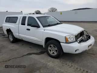2005 Dodge Dakota SLT с VIN 1D7HE42KX5S149351, выставлен на аукционе Copart как лот 80230664 с пробегом 102 004 миль миль и На запчасти • Non repairable. История ставок и продаж доступна на DreamBid. Изображение 4.