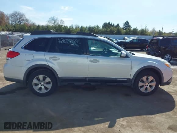 ✅ 2010 Subaru Outback Premium • VIN: 4S4BRCGCXA1349352 • Lot: 42108266. Listed on IAAI with Not provided. Free auction sales archive from the USA and detailed vehicle history report at DreamBid. Image 13.