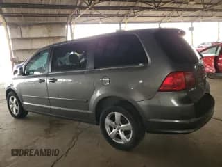 ✅ 2010 Volkswagen Routan SE • VIN: 2V4RW3D14AR209295 • Лот: 89737115. Опубликован ранее на Copart с пробегом 119 770 миль. Бесплатный доступ к архиву аукционных продаж из США и подробный отчёт об истории автомобиля на DreamBid. Изображение 2.