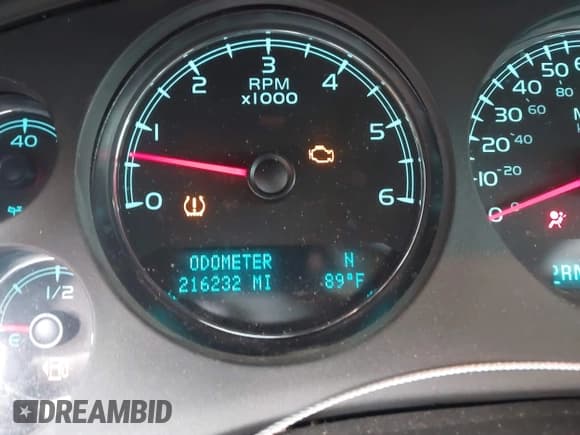 ✅ 2010 GMC Yukon SLT • VIN: 1GKUCCE04AR165926 • Lot: 42420308. Listed on IAAI with 216,232 mi. Free auction sales archive from the USA and detailed vehicle history report at DreamBid. Image 7.