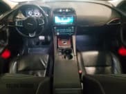 ✅ 2017 Jaguar F-Pace S • VIN: SADCM2BV4HA066695 • Lot: 51600865. Wystawiony na Copart z przebiegiem 116 786 mil. Bezpłatny archiwum sprzedaży aukcyjnych z USA i szczegółowy raport historii pojazdu na DreamBid. Zdjęcie 8.