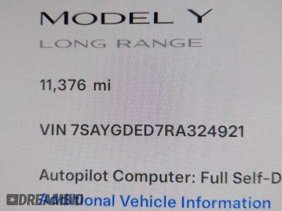 ✅ 2024 Tesla Model Y • VIN: 7SAYGDED7RA324921 • Лот: 43241623. Опубликован ранее на IAAI с пробегом 11 376 миль. Бесплатный доступ к архиву аукционных продаж из США и подробный отчёт об истории автомобиля на DreamBid. Изображение 9.