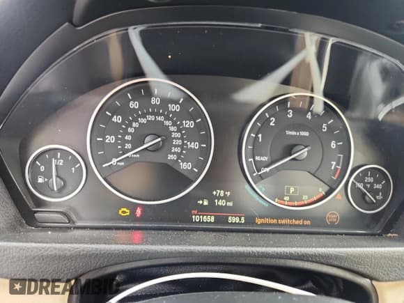 ✅ 2015 BMW 3 Series 328i xDrive • VIN: WBA3B5G59FNS17643 • Lot: 65090235. Wystawiony na Copart z przebiegiem 101 658 mil. Bezpłatny archiwum sprzedaży aukcyjnych z USA i szczegółowy raport historii pojazdu na DreamBid. Zdjęcie 9.