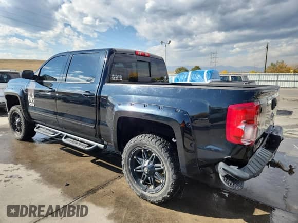 2017 Chevrolet Silverado 1500 LTZ z VIN 3GCUKSEC1HG306111, wystawiony jako Copart lot #89830025 z przebiegiem 120 934 mil mil oraz Szkoda całkowita • Salvage title. Historia ofert i sprzedaży dostępna na DreamBid. Obrazek 2.