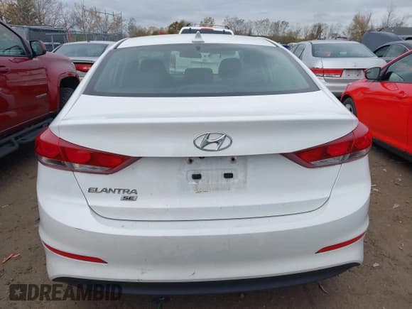 ✅ 2018 Hyundai Elantra SE • VIN: 5NPD74LF2JH365062 • Lot: 43511530. Listed on IAAI with 106,788 mi. Free auction sales archive from the USA and detailed vehicle history report at DreamBid. Image 16.