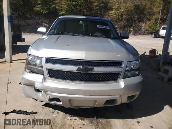 2011 Chevrolet Tahoe LS z VIN 1GNSKAE02BR219663, wystawiony jako Copart lot #82691535 z przebiegiem 163 452 mil mil oraz Szkoda całkowita • Salvage title. Historia ofert i sprzedaży dostępna na DreamBid. Obrazek 5.