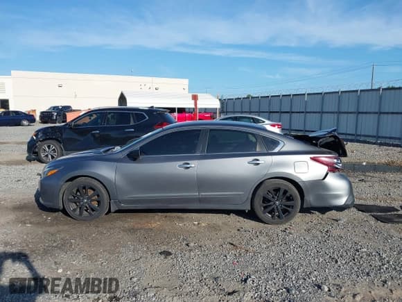 ✅ 2017 Nissan Altima SV • VIN: 1N4AL3AP8HC242771 • Lot: 42766187. Listed on IAAI with 178,364 mi. Free auction sales archive from the USA and detailed vehicle history report at DreamBid. Image 14.