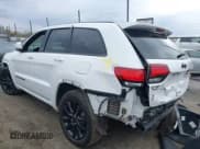 ✅ 2017 Jeep Grand Cherokee Altitude • VIN: 1C4RJEAG2HC957205 • Lot: 38118638. Wystawiony na IAAI z przebiegiem 46 446 mil. Bezpłatny archiwum sprzedaży aukcyjnych z USA i szczegółowy raport historii pojazdu na DreamBid. Zdjęcie 3.