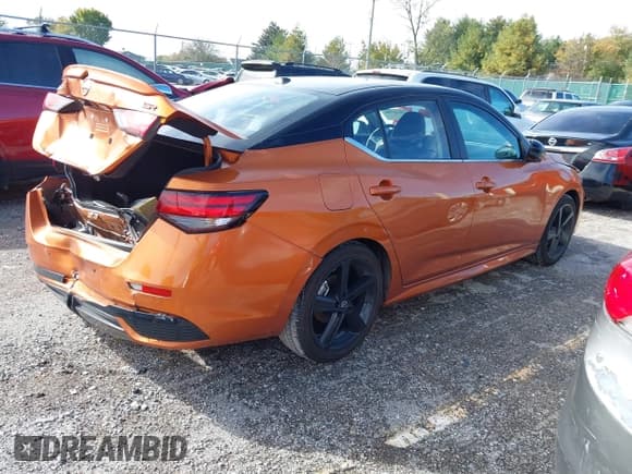 ✅ 2024 Nissan Sentra SR • VIN: 3N1AB8DV4RY324125 • Лот: 43578786. Опубликован ранее на IAAI с пробегом 8 700 миль. Бесплатный доступ к архиву аукционных продаж из США и подробный отчёт об истории автомобиля на DreamBid. Изображение 4.