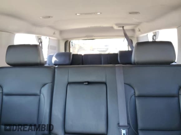 ✅ 2016 Chevrolet Suburban LT • VIN: 1GNSKHKC9GR184702 • Лот: 70299475. Опубликован ранее на Copart с пробегом 87 132 миль. Бесплатный доступ к архиву аукционных продаж из США и подробный отчёт об истории автомобиля на DreamBid. Изображение 10.