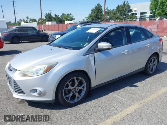 ✅ 2013 Ford Focus SE • VIN: 1FADP3F24DL342620 • Лот: 42395703. Опубликован ранее на IAAI с пробегом 173 481 миль. Бесплатный доступ к архиву аукционных продаж из США и подробный отчёт об истории автомобиля на DreamBid. Изображение 2.