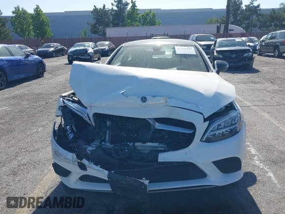 ✅ 2019 Mercedes-Benz C 300 • VIN: WDDWJ8DB9KF800304 • Lot: 42344367. Wystawiony na IAAI z przebiegiem 51 248 mil. Bezpłatny archiwum sprzedaży aukcyjnych z USA i szczegółowy raport historii pojazdu na DreamBid. Zdjęcie 12.