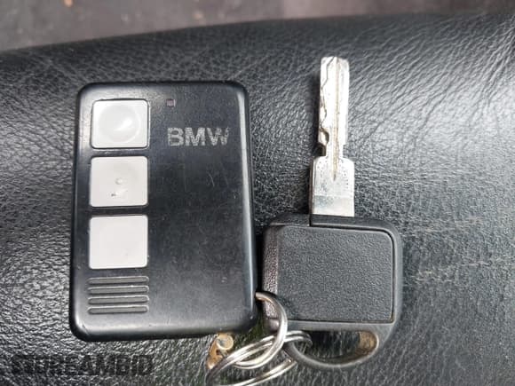 ✅ 1995 BMW 3 Series 325i • VIN: WBACB332XSFE20788 • Лот: 43298072. Опубликован ранее на IAAI с пробегом 125 275 миль. Бесплатный доступ к архиву аукционных продаж из США и подробный отчёт об истории автомобиля на DreamBid. Изображение 11.