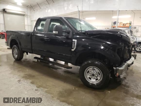 ✅ 2022 Ford F-250 XL • VIN: 1FT7X2B67NED58360 • Lot: 54734775. Listed on Copart with 69,872 mi. Free auction sales archive from the USA and detailed vehicle history report at DreamBid. Image 4.