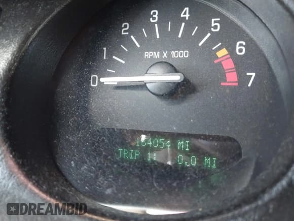 ✅ 2005 Buick LeSabre Custom • VIN: 1G4HP54K25U130297 • Lot: 43757575. Wystawiony na IAAI z przebiegiem 164 054 mil. Bezpłatny archiwum sprzedaży aukcyjnych z USA i szczegółowy raport historii pojazdu na DreamBid. Zdjęcie 7.