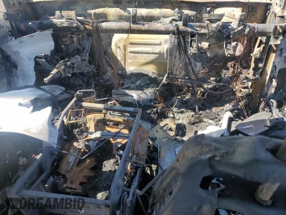 ✅ 2022 Chevrolet Silverado 1500 • VIN: 3GCPACETXNG516322 • Лот: 63135824. Опубликован ранее на Copart с пробегом Не указан. Бесплатный доступ к архиву аукционных продаж из США и подробный отчёт об истории автомобиля на DreamBid. Изображение 8.