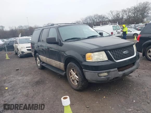 ✅ 2003 Ford Expedition Special Service • VIN: 1FMRU15W23LC06496 • Lot: 41573950. Listed on IAAI with 253,461 mi. Free auction sales archive from the USA and detailed vehicle history report at DreamBid. Image 1.