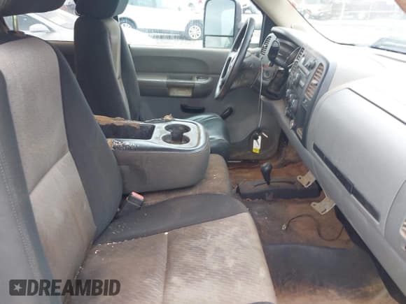 ✅ 2009 Chevrolet Silverado 2500HD • VIN: 1GCHK49649E137146 • Лот: 42290020. Опубликован ранее на IAAI с пробегом 471 702 миль. Бесплатный доступ к архиву аукционных продаж из США и подробный отчёт об истории автомобиля на DreamBid. Изображение 5.