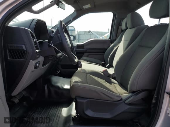 ✅ 2017 Ford F-150 XL • VIN: 1FTNF1CG8HKD96648 • Lot: 63085905. Wystawiony na Copart z przebiegiem 83 896 mil. Bezpłatny archiwum sprzedaży aukcyjnych z USA i szczegółowy raport historii pojazdu na DreamBid. Zdjęcie 7.