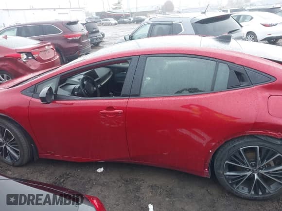 ✅ 2024 Toyota Prius LE • VIN: JTDADABU0R3011235 • Lot: 43632058. Listed on IAAI with 46,623 mi. Free auction sales archive from the USA and detailed vehicle history report at DreamBid. Image 15.