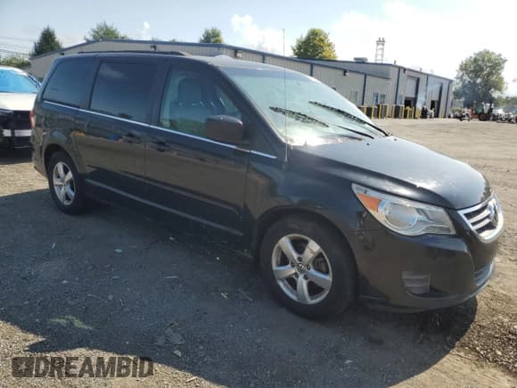 ✅ 2011 Volkswagen Routan SE • VIN: 2V4RW3DG6BR621983 • Лот: 70509034. Опубликован ранее на Copart с пробегом 175 834 миль. Бесплатный доступ к архиву аукционных продаж из США и подробный отчёт об истории автомобиля на DreamBid. Изображение 4.
