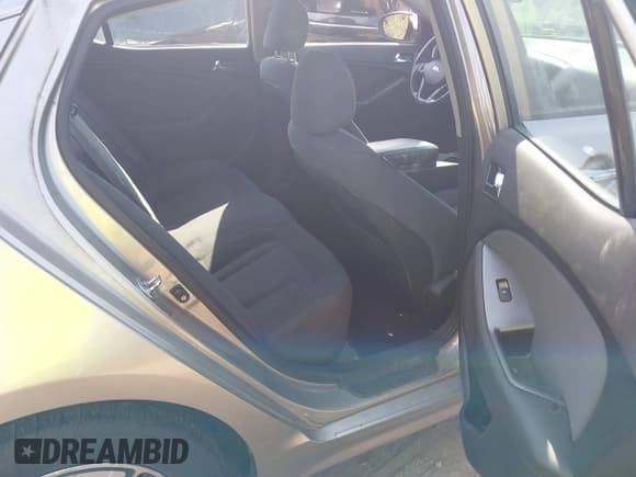 ✅ 2012 Kia Optima Hybrid • VIN: KNAGM4AD3C5030335 • Лот: 43225950. Опубликован ранее на IAAI с пробегом 171 684 миль. Бесплатный доступ к архиву аукционных продаж из США и подробный отчёт об истории автомобиля на DreamBid. Изображение 8.