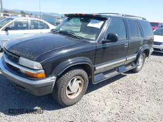 ✅ 1998 Chevrolet Blazer LT • VIN: 1GNDT13W2W2176390 • Lot: 42056325. Wystawiony na IAAI z przebiegiem 199 235 mil. Bezpłatny archiwum sprzedaży aukcyjnych z USA i szczegółowy raport historii pojazdu na DreamBid. Zdjęcie 2.