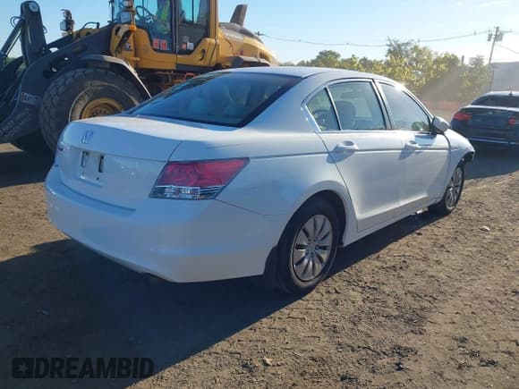 ✅ 2008 Honda Accord LX • VIN: 1HGCP26368A057400 • Lot: 43420520. Listed on IAAI with 142,029 mi. Free auction sales archive from the USA and detailed vehicle history report at DreamBid. Image 4.