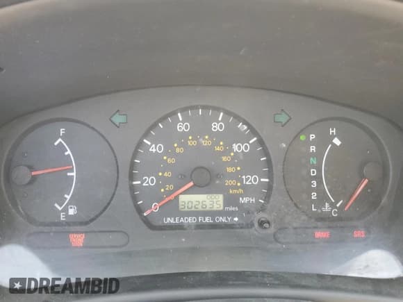 ✅ 2000 Mitsubishi Mirage DE • VIN: JA3AY26C8YU036869 • Лот: 66696405. Опубликован ранее на Copart с пробегом 302 635 миль. Бесплатный доступ к архиву аукционных продаж из США и подробный отчёт об истории автомобиля на DreamBid. Изображение 9.