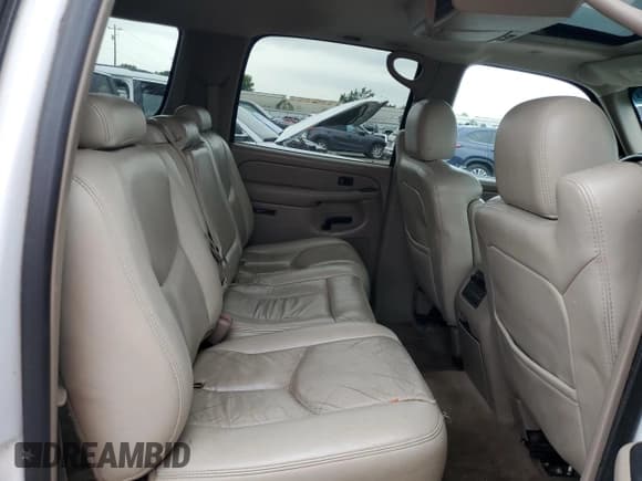 ✅ 2005 Chevrolet Suburban Z71 • VIN: 3GNFK16Z15G122201 • Lot: 62284695. Wystawiony na Copart z przebiegiem 260 403 mil. Bezpłatny archiwum sprzedaży aukcyjnych z USA i szczegółowy raport historii pojazdu na DreamBid. Zdjęcie 10.