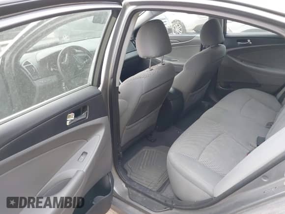 2013 Hyundai Sonata GLS z VIN 5NPEB4AC6DH786430, wystawiony jako IAAI lot #43545489 z przebiegiem 143 059 mil mil oraz . Historia ofert i sprzedaży dostępna na DreamBid. Obrazek 8.