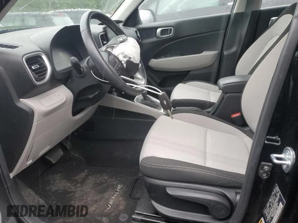 ✅ 2023 Hyundai Venue SEL • VIN: KMHRC8A3XPU268042 • Lot: 57359425. Listed on Copart with 15,076 mi. Free auction sales archive from the USA and detailed vehicle history report at DreamBid. Image 7.