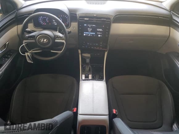 ✅ 2024 Hyundai Tucson SEL • VIN: 5NMJB3DE1RH408378 • Lot: 92201845. Wystawiony na Copart z przebiegiem 43 834 mil. Bezpłatny archiwum sprzedaży aukcyjnych z USA i szczegółowy raport historii pojazdu na DreamBid. Zdjęcie 8.